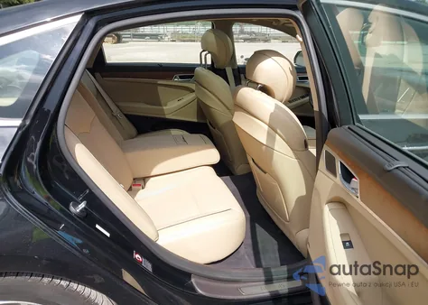 2016 Hyundai Genesis 3.8 z USA, uszkodzony, nr VIN KMHGN4JE4GU135157